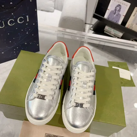 グッチ カジュアルシューズ