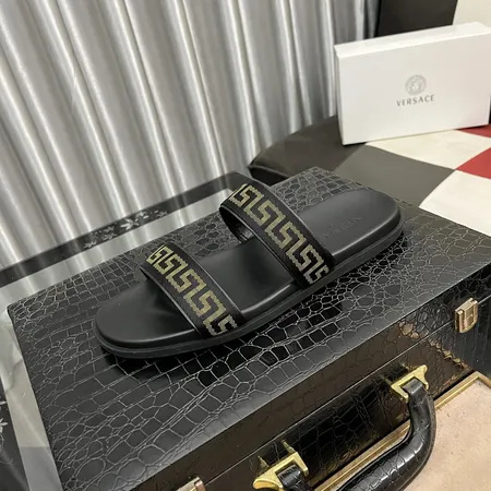 ヴェルサーチ スリッパ