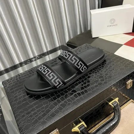 ヴェルサーチ スリッパ