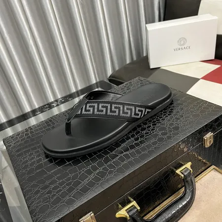 ヴェルサーチ スリッパ