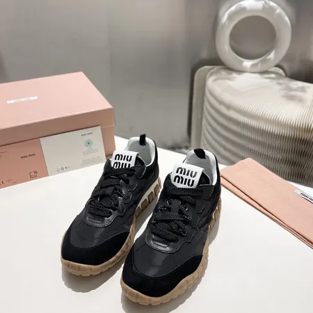 ミュウミュウ スニーカー