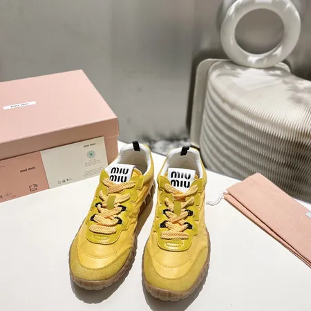 ミュウミュウ スニーカー