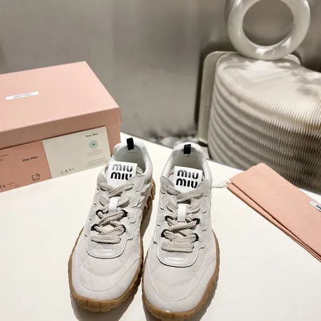 ミュウミュウ スニーカー