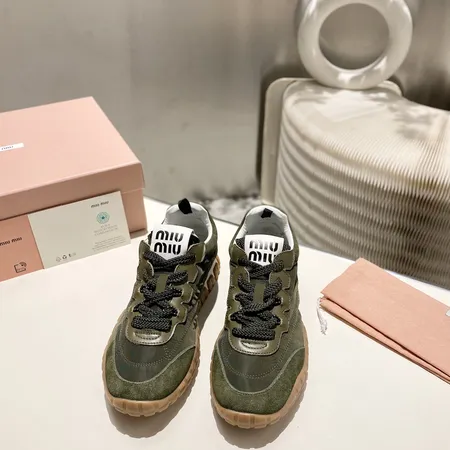 ミュウミュウ スニーカー