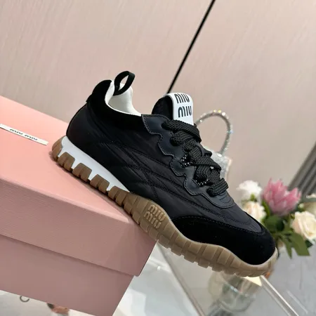 ミュウミュウ スニーカー