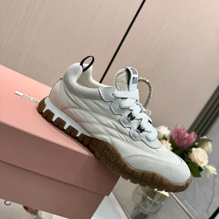 ミュウミュウ スニーカー