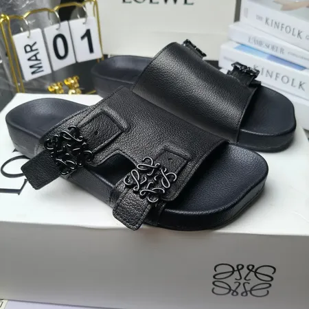 ロエベ サンダル