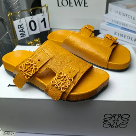 ロエベ サンダル