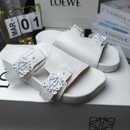 ロエベ サンダル