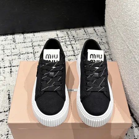 ミュウミュウ カジュアルシューズ