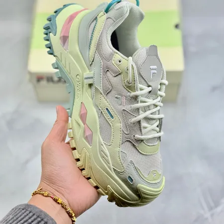 フィラ スニーカー