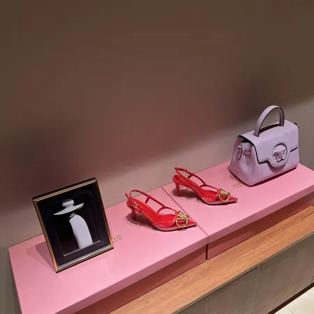 ヴァレンティノ サンダル