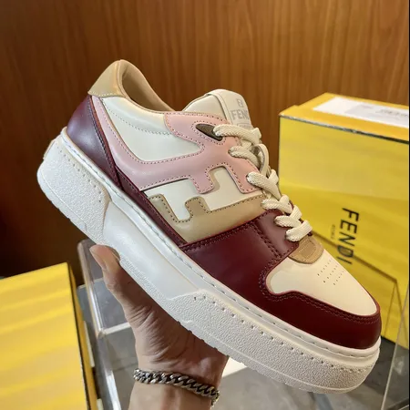 フェンディ カジュアルシューズ