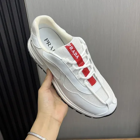 プラダ スニーカー