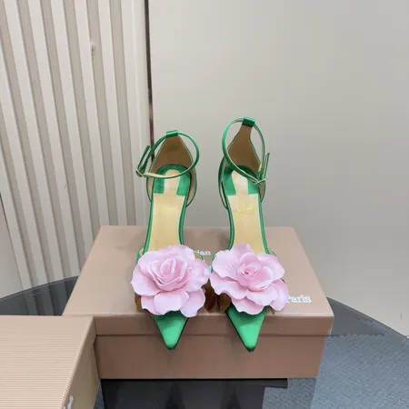 クリスチャン・ルブタン サンダル