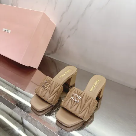 ミュウミュウ サンダル