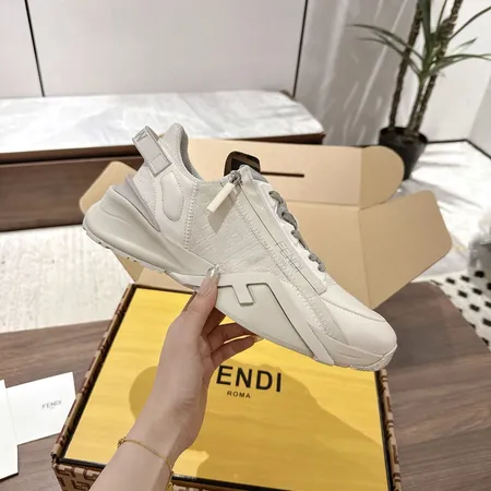 フェンディ スニーカー