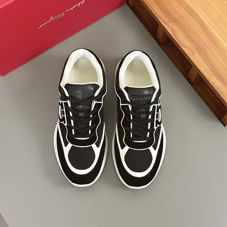 フェラガモ カジュアルシューズ