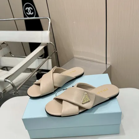 プラダ スリッパ