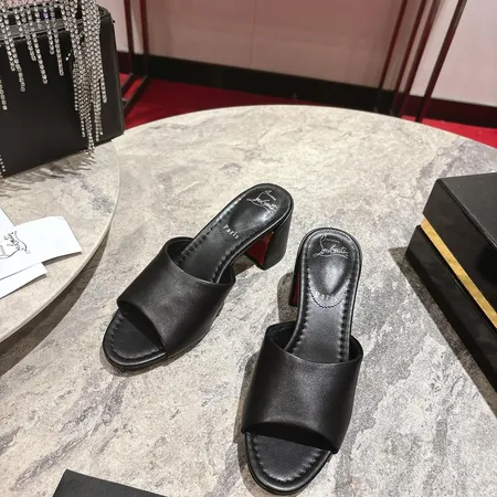 クリスチャン・ルブタン サンダル