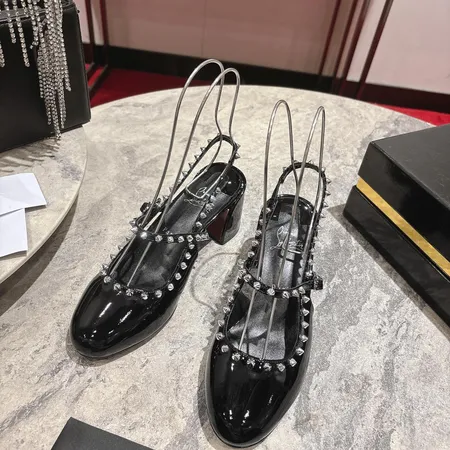 クリスチャン・ルブタン サンダル