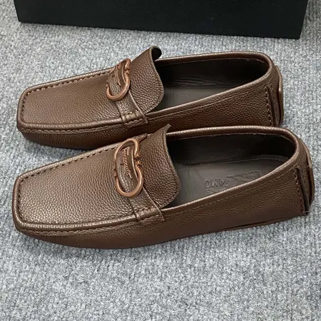 フェラガモ カジュアルシューズ