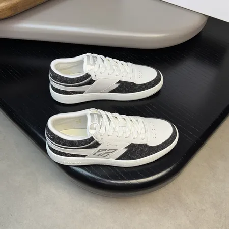 ジバンシィ カジュアルシューズ