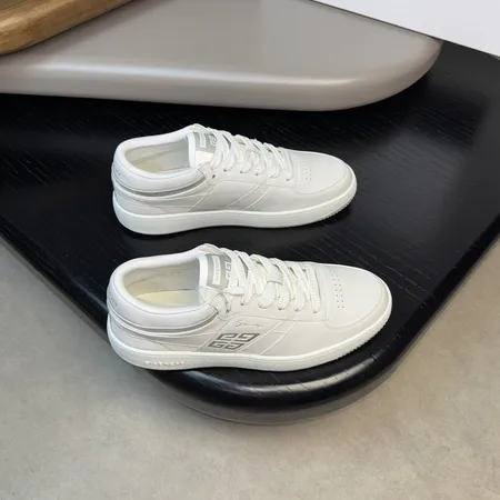 ジバンシィ カジュアルシューズ