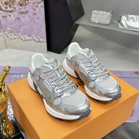 ルイヴィトン スニーカー