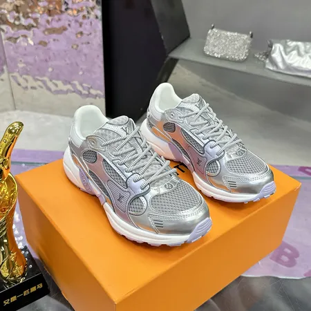 ルイヴィトン スニーカー