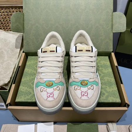 グッチ カジュアルシューズ