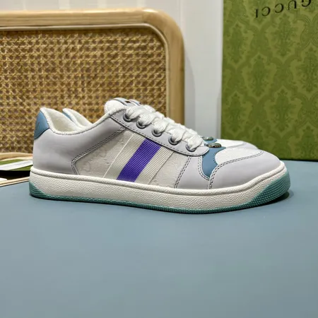 グッチ カジュアルシューズ