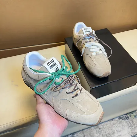 ミュウミュウ カジュアルシューズ