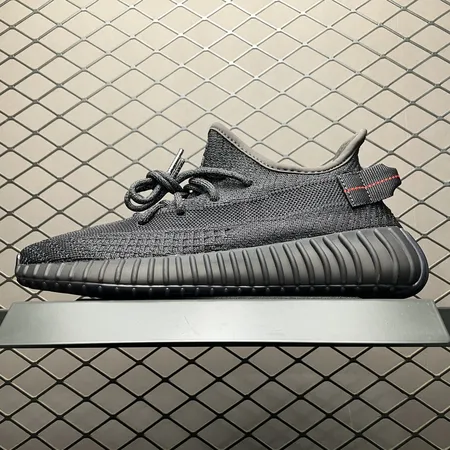 アディダス スニーカー