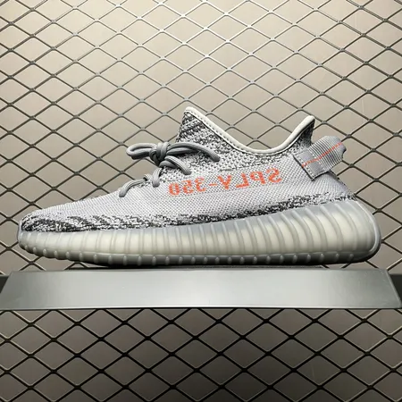 アディダス スニーカー