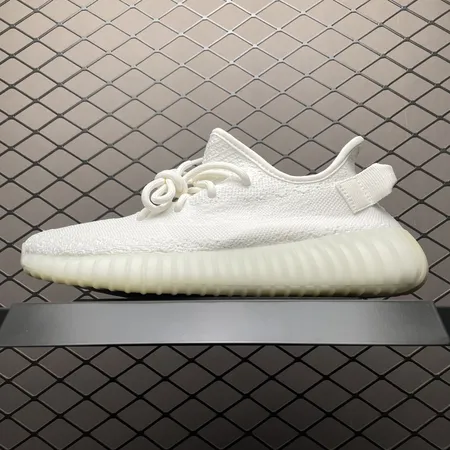 アディダス スニーカー