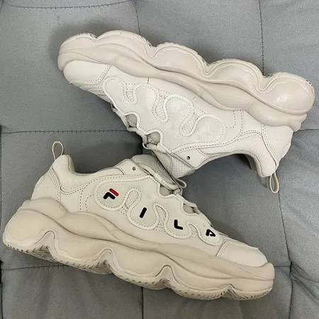 フィラ スニーカー