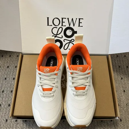 ロエベ スニーカー