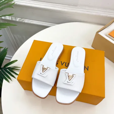 ルイヴィトン スリッパ