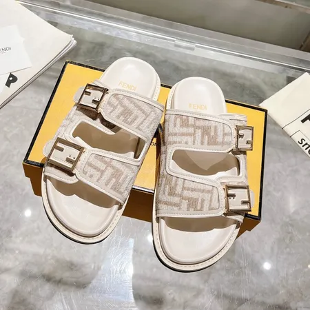 フェンディ スリッパ