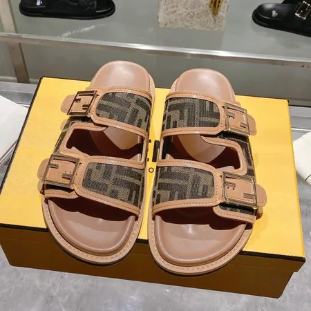 フェンディ スリッパ