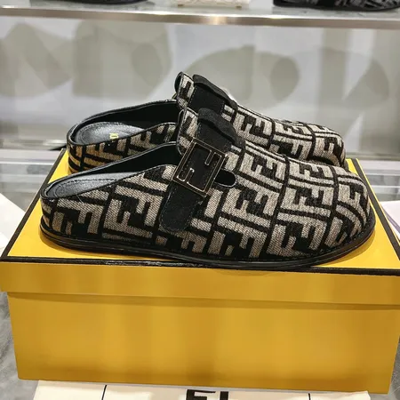 フェンディ スリッパ