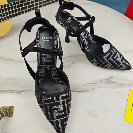フェンディ サンダル