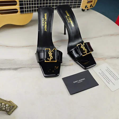 イブサンローラン サンダル