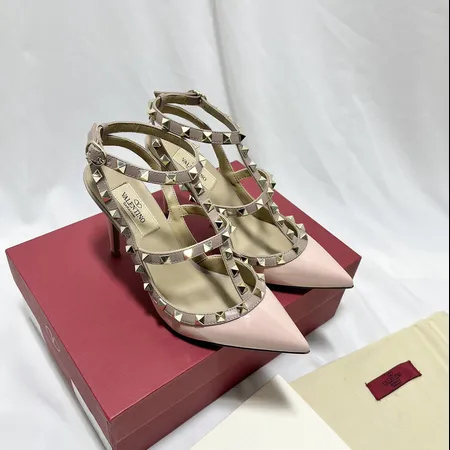 ヴァレンティノ サンダル