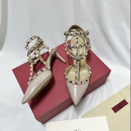 ヴァレンティノ サンダル