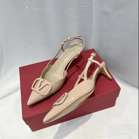 ヴァレンティノ サンダル