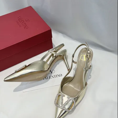 ヴァレンティノ サンダル