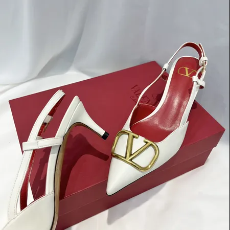 ヴァレンティノ サンダル