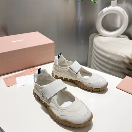 ミュウミュウ カジュアルシューズ